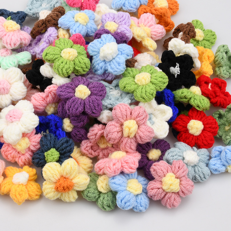 Handmade Crochet Five Petal Fl - Craft Embellishment 评论和价格